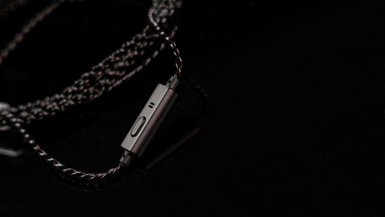 52 inch cable with inline microphone