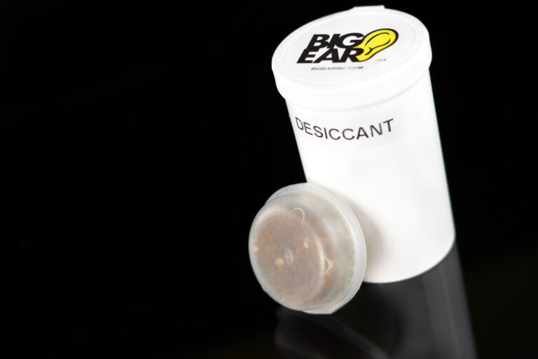 Desiccant drying case for custom in-ear sets